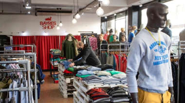 Importación récord de ropa: ¿qué prendas invadieron el mercado argentino?