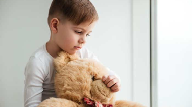 Frases tóxicas a hijos que dejan huella: qué dicen los expertos