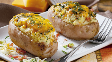Cómo hacer papas rellenas gratinadas con queso crema
