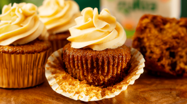 Cómo hacer cupcakes de zanahoria con frosting de queso crema