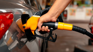 Suben los impuestos a la nafta y el gasoil