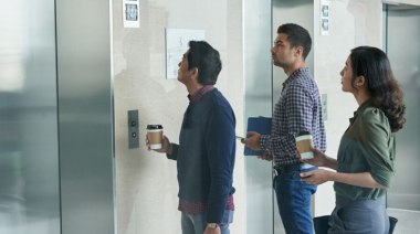 ¿Sirve el cartel que exime al consorcio por el uso del ascensor?