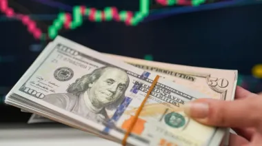 El dólar se dispara, el riesgo país supera los 1.000 puntos y los mercados castigan a la Argentina