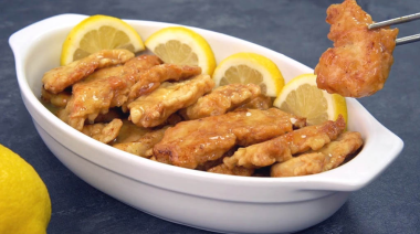 Cómo hacer pollo al limón estilo chino crujiente