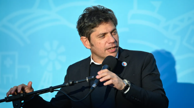 Kicillof advirtió que el plan de Milei destruye empleos y es un “experimento nefasto”