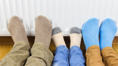 Calentar los pies antes de dormir mejora el sueño