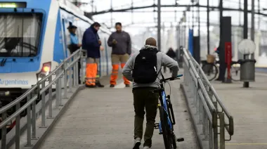 El Tren Roca y todas las líneas metropolitanas circulan a 30 km/h por un reclamo salarial de La Fraternidad
