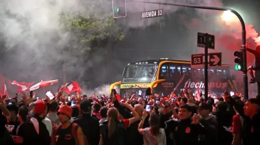 Estudiantes prepara un banderazo histórico para recibir a Flamengo