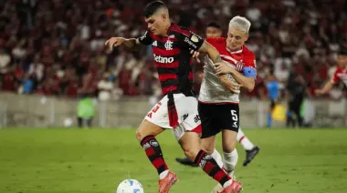 Contra todo pronóstico: Eric Meza vuelve a la titularidad para el choque ante Flamengo