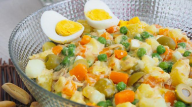 Ensalada rusa sin mayonesa: receta fácil y liviana