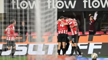 Estudiantes se impone a Defensa y Justicia y llega con confianza a la revancha frente a Flamengo