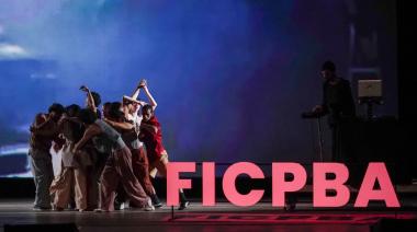 El Festival Internacional de Cine bonaerense abre su tercera edición con homenajes, música y más de mil películas en competencia