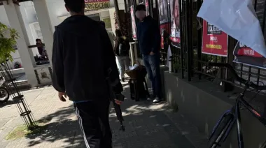 Confusión en Arquitectura: un niño de 11 años causó pánico al ingresar con un arma de juguete