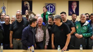 Axel Kicillof cierra la campaña junto a la CGT en La Plata