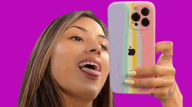 La influencer Nicole Barrera, un gato bruto y libertario, amenazó a una periodista