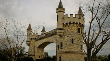 LA PLATA | Abusaron sexualmente de una mujer en un robo en City Bell: buscan al atacante