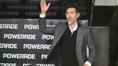 Estudiantes – Domínguez: críticas internas y tensión al límite tras la caída ante Argentinos