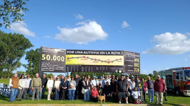 Vecinos de Azul vuelven a reclamar por la Ruta 3 y actualizan el cartel de víctimas de accidentes