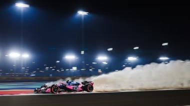 Una noche de extremos en Qatar: Colapinto toca fondo mientras McLaren vuela