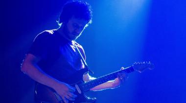 Cristian Wallace vuelve a desdibujar los límites entre música, ciencia y emoción