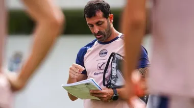 Gimnasia mueve fichas: mientras busca el acuerdo con Zaniratto ya perfila refuerzos clave