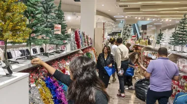 Más años, más consumo… y más cuidado: así compra la generación plateada en fin de año