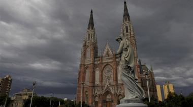 Navidad bajo amenaza: la lluvia podría arruinar la mesa afuera en La Plata