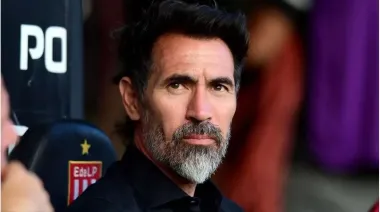 Domínguez se planta a Verón: las condiciones de técnico para seguir en el Pincha