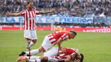 CLÁSICO PLATENSE | El León salió de caza en el Bosque y dejó al Lobo sin final