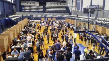 Tras las elecciones en Gimnasia, Tapia saludó a Anacleto y valoró el proceso democrático