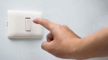 La luz vuelve a aumentar: cómo impacta la suba eléctrica en los hogares platenses