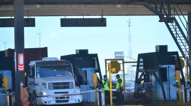 Golpe al bolsillo: Kicillof autorizó nuevos aumentos en la Autopista La Plata y el camino a la Costa