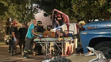 Violento vuelco en La Plata: un chofer de DiDi chocó a un auto estacionado y una pasajera lucha por su vida