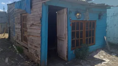 Conmoción en Melchor Romero: encuentran sin vida a una mujer dentro de su vivienda