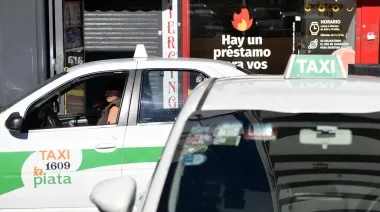 Taxistas buscan unificar la tarifa de taxis en La Plata y llevar la ficha a $1500