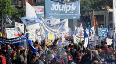 Docentes de la UNLP se suman al paro del 11 de febrero y peligra el inicio de clases