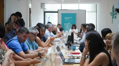 Paritarias bonaerenses: gremios docentes y estatales rechazaron el aumento del 2% y hay tensión por el inicio de clases