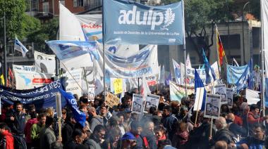 UNLP: ADULP votó paro por tiempo indeterminado contra el ajuste de Milei