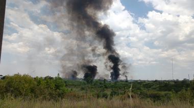 VIDEO | Gran incendio en La Plata: un impresionante humo negro cubrió el cielo