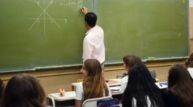 El aumento salarial docente reabre el debate por las cuotas en colegios privados