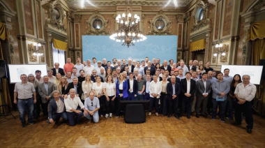 Kicillof reúne intendentes en La Plata por el impacto de Milei en la Provincia