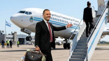 De la austeridad al avión presidencial: Manuel Adorni, en el ojo de la tormenta por los viajes de su esposa y su patrimonio