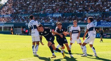 Gimnasia no pudo sostener la ventaja y sufrió un duro traspié ante Independiente Rivadavia