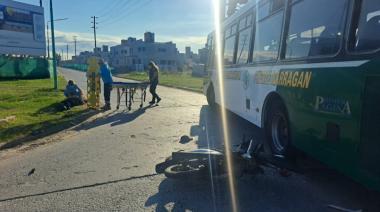 Fuerte accidente en Ensenada: una moto chocó a un 275 | VIDEO