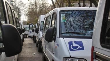 Discapacidad en crisis: un paro de transporte por falta de pagos deja a 6.000 chicos sin terapias ni escuela