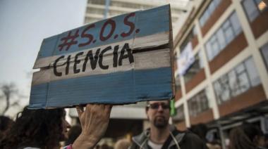 Semana negra en la ciencia: el Gobierno acelera el vaciamiento de la CNEA, el INTI y el Meteorológico