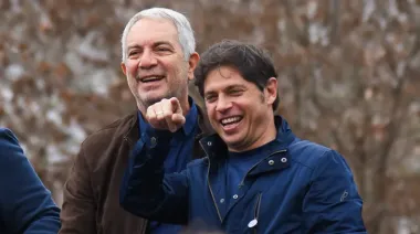 Axel Kicillof interviene en el conflicto de Camioneros para blindar a Julio Alak y frenar la embestida de Moyano