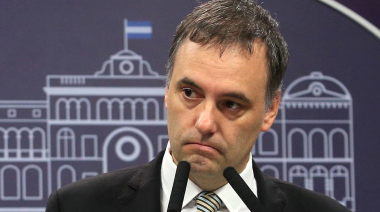 Adorni bajo la lupa: investigan viajes y patrimonio familiar