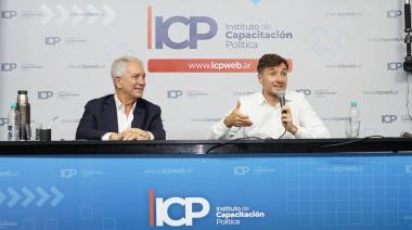 Con Alak y Ghi, comenzó en La Plata un ciclo de conferencias sobre gobiernos y territorios