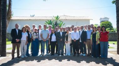 Intendentes santafesinos se alinean con Kicillof y Quintela para reordenar el PJ